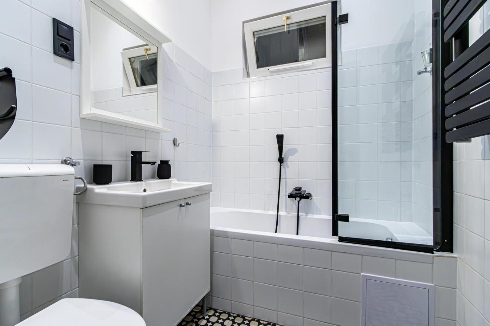 Oasis Apartment On The Broadway With Ac Budapest Ngoại thất bức ảnh